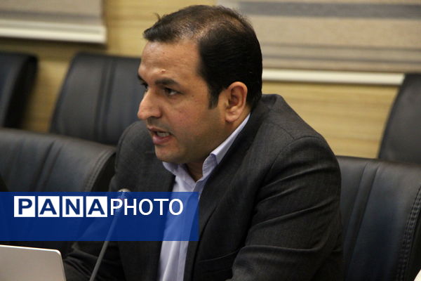 نشست ستاد ساماندهی امور جوانان استان یزد به ریاست استاندار  یزد