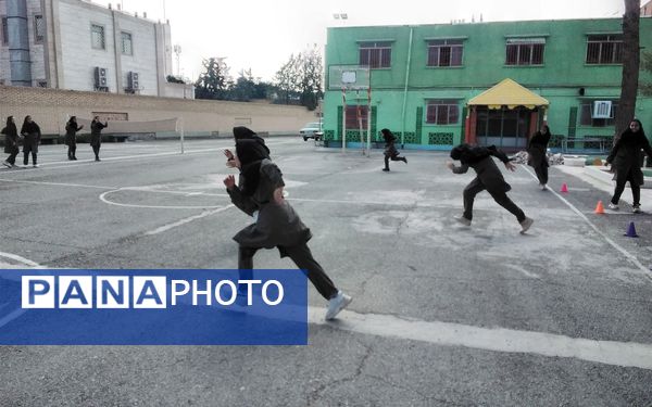هفته بهداشت‌روان و مسابقات ورزشی در دبیرستان نمونه اندیشه شهرستان کاشمر