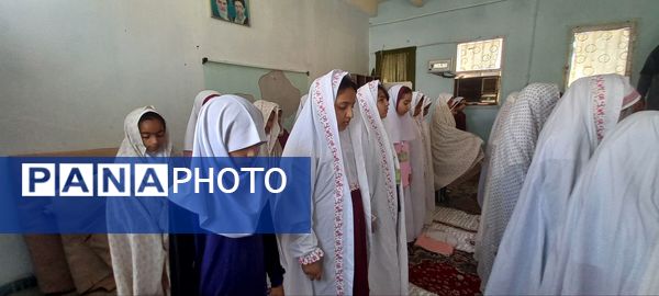 حضور پرشور دانش‌آموزان پایه چهارم دبستان شهید تنیده در نماز جماعت