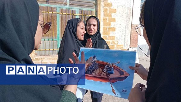 نمایشگاه پیشگیری از آسیب های اجتماعی در دبیرستان مادرمهربان خلیل آباد