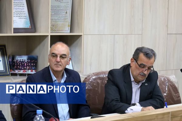 نشست مدیران مدارس سمپاد یزد با حضور رئیس سازمان ملی پرورش استعدادهای درخشان 