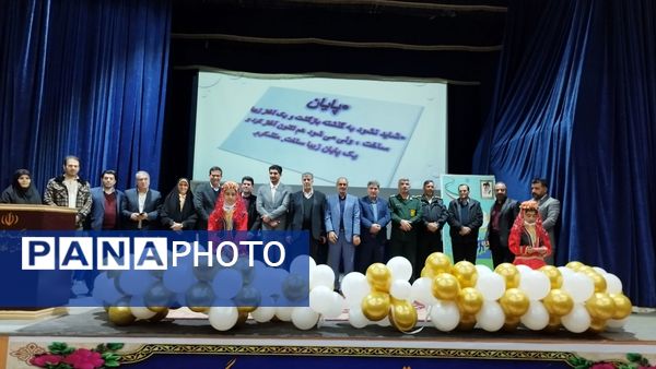 ملکان صحنه افتخارآفرینی برترین‌های کنکور ۱۴۰۴