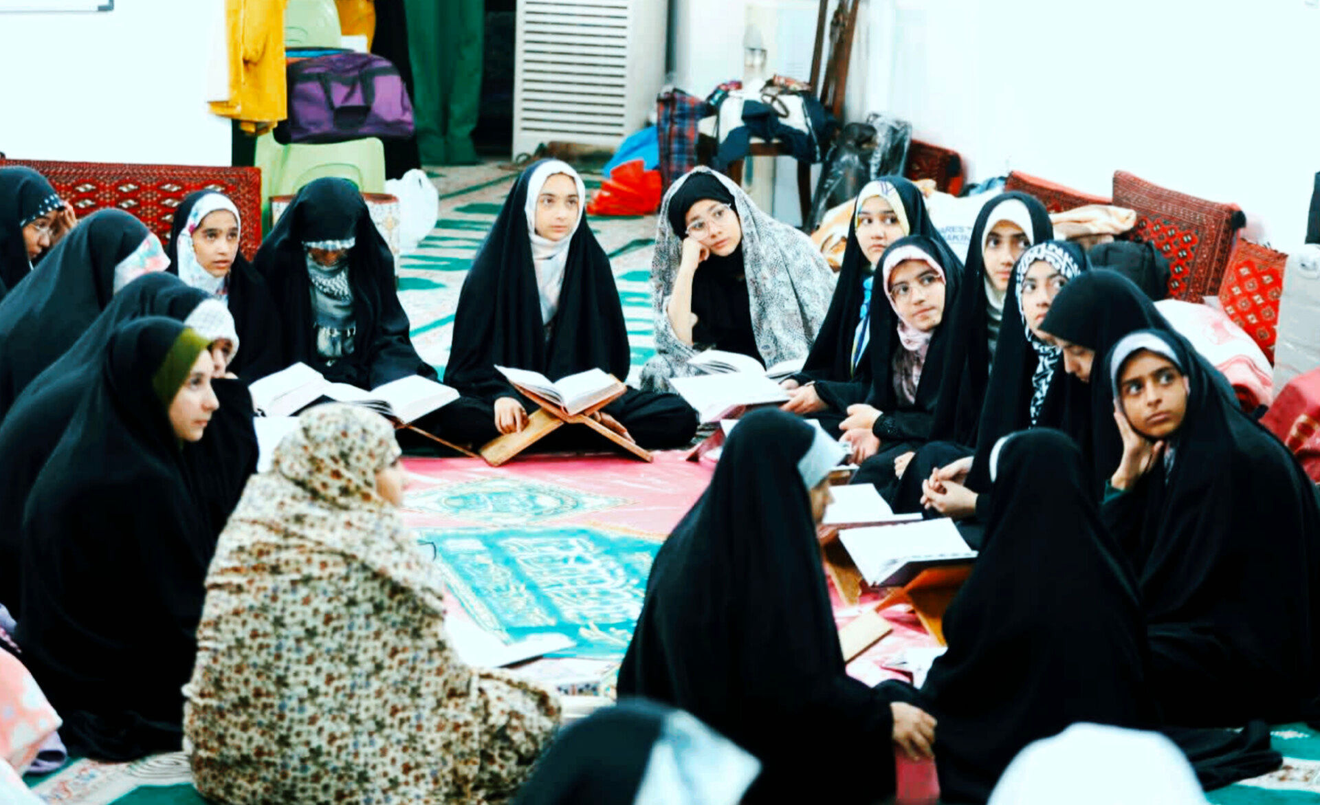 اعتکاف فرصتی برای نوجوانان تشنه عرفان و معنا