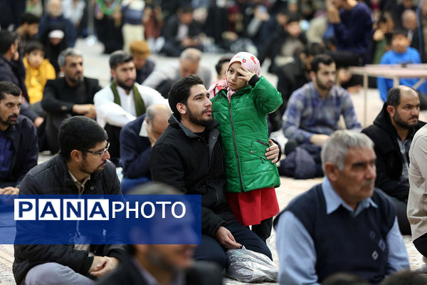 محفل قرآنی و جشن میلاد امام باقر(ع) در شب یلدای حرم حضرت معصومه(س)