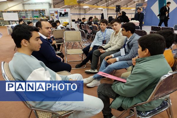 رقابت دانش‌آموزان ایده پرداز و پژوهشگر در رویداد دانش‌آموزی تین پلاس استان اردبیل 