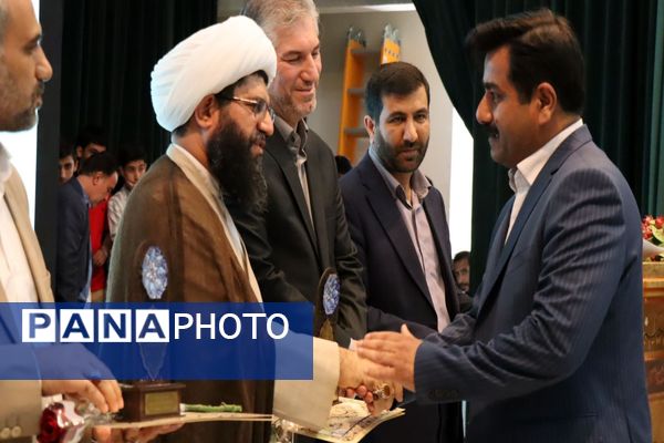 تجلیل از طلایه‌داران برتر تعلیم و تربیت ، آیین تقدیر از معلمین نمونه شهرستان پاکدشت 