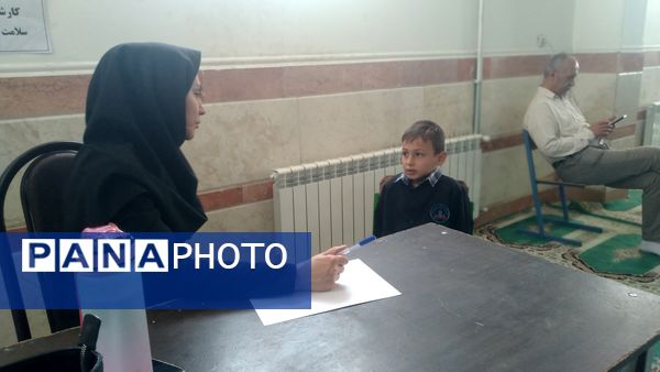 میزخدمت پزشکی رایگان برای دانش‌آموزان کم برخوردار درمدارس