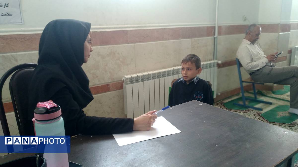 میزخدمت پزشکی رایگان برای دانش‌آموزان کم برخوردار درمدارس