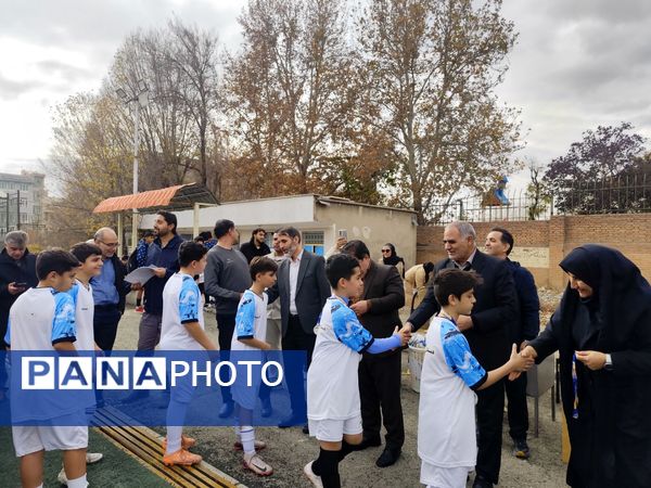 رقابت هیجان‌انگیز فوتبال دانش‌آموزی منطقه ۵ به پایان رسید