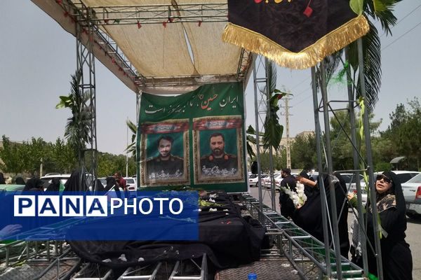 مراسم تشییع پیکر پاک شهید اکبر عنایتی در گلزار شهدای ملارد