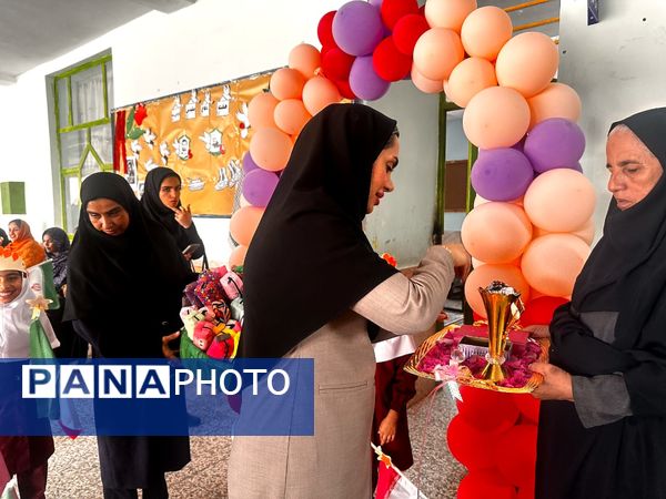 جشن شکوفهها و طنین زنگ مهر در مدرسه فاطمه الزهرا شهرستان جاسک