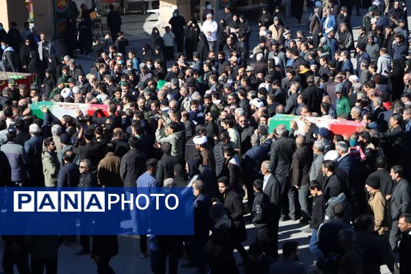 تشییع ۵ شهید گمنام در سالروز شهادت حضرت فاطمه(س) در یزد