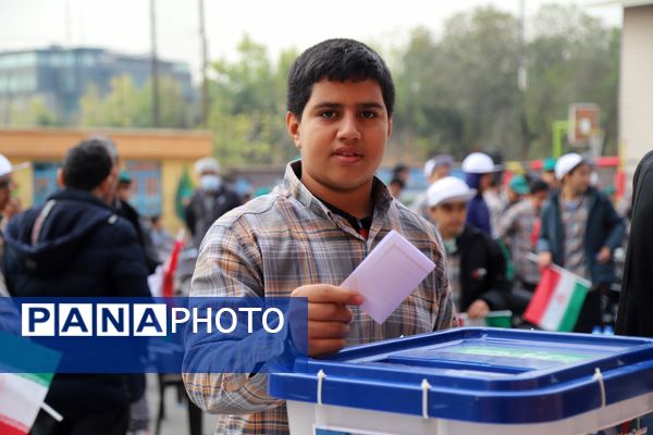 آیین نمادین کشوری بیست و هفتمین انتخابات شورای دانش‌‌آموزی