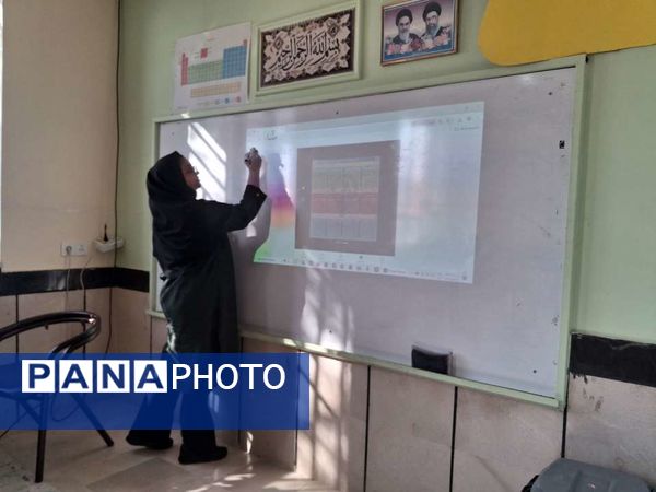 دومین جلسه هدایت تحصیلی پایه نهم در دبیرستان مادرمهربان خلیل آباد