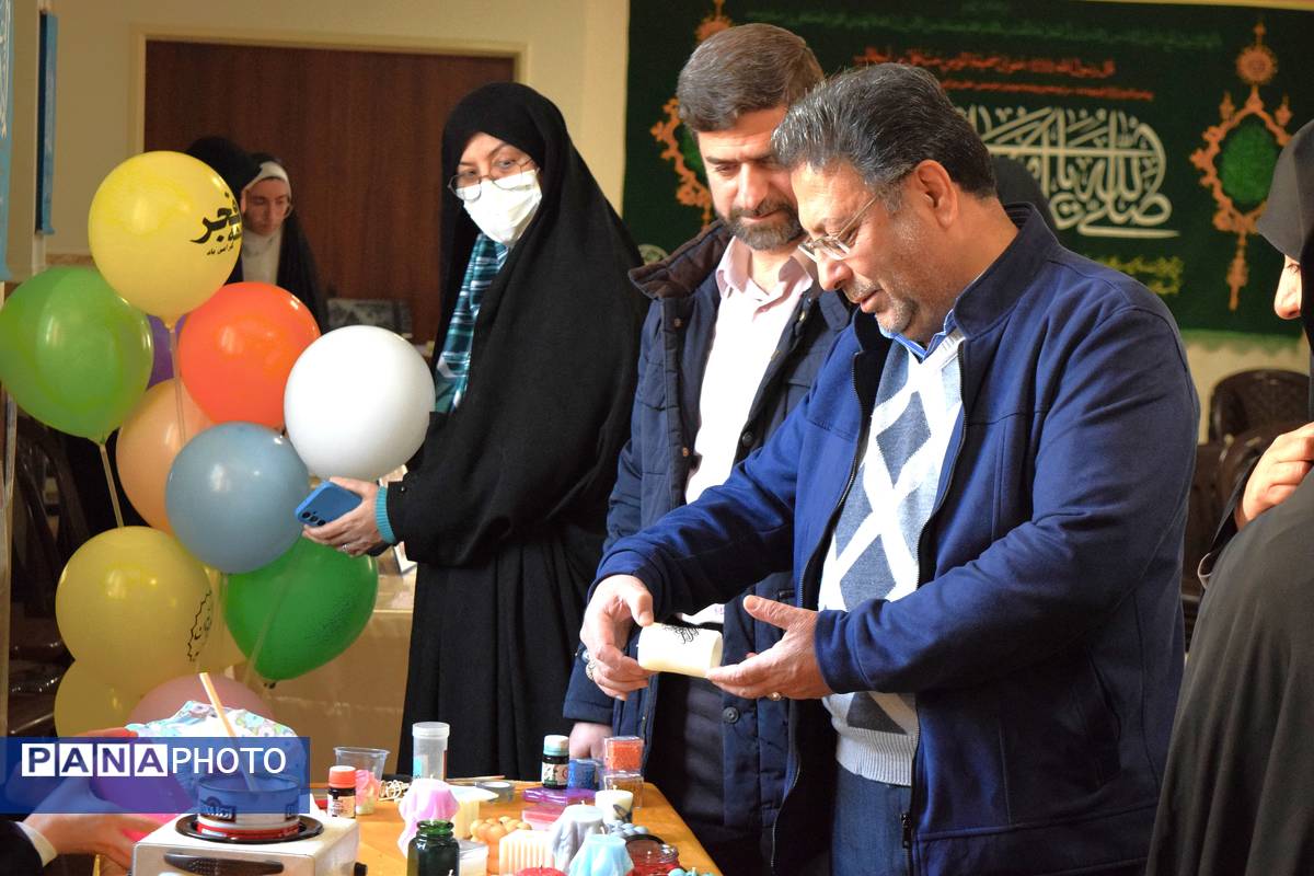 مدرسه امام حسین (ع) میزبان مسئولان ادارهکل در جشنواره ماها