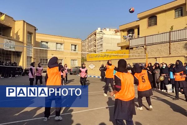 به‌مناسبت هفته بهداشت روان در دبیرستان فرشتگان ناحیه ۴شیراز 