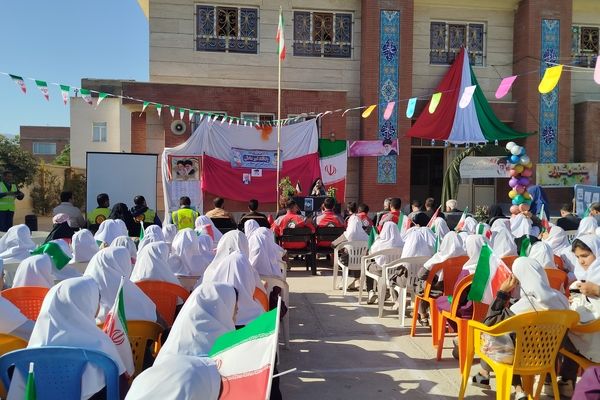 هفته پدافند غیرعامل با مانورهای مختلف این هفته در دبستان حضرت مریم(س) دوره دوم