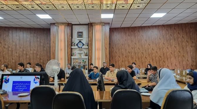 تجلیل از دانش آموزان برتر استانی جشنواره فرهنگی و هنری فردا