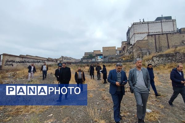 بازدید مدیرکل نوسازی مدارس جهت احداث مدرسه‌ای جدید در ناحیه۶ مشهد