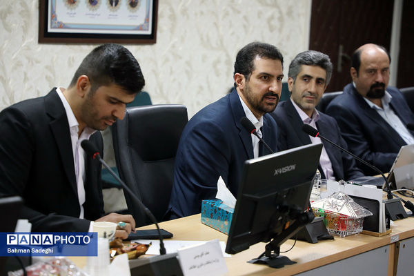 نشست علمی هوش مصنوعی و توسعه علوم و فناوری های نوین در آموزش و پرورش