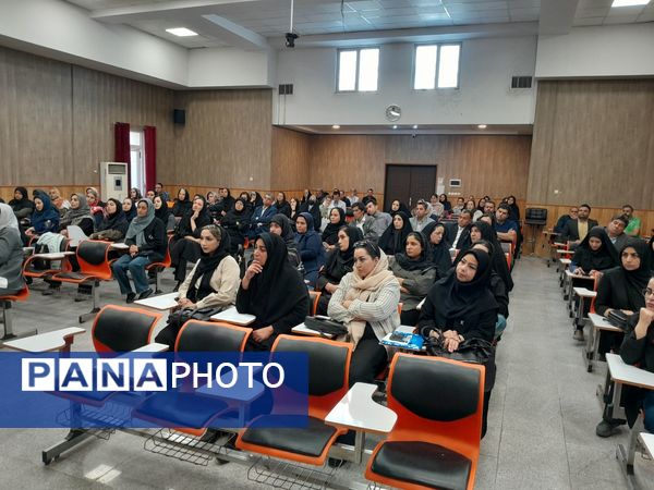 مجمع عمومی انجمن اولیا و مربیان دبیرستان مصلی نژاد حضرت زهرا(س)