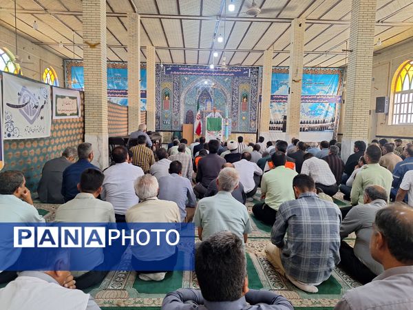 برپایی میز خدمت ادارات شهرستان حاجی آباد در نماز جمعه به‌مناسبت هفته دولت