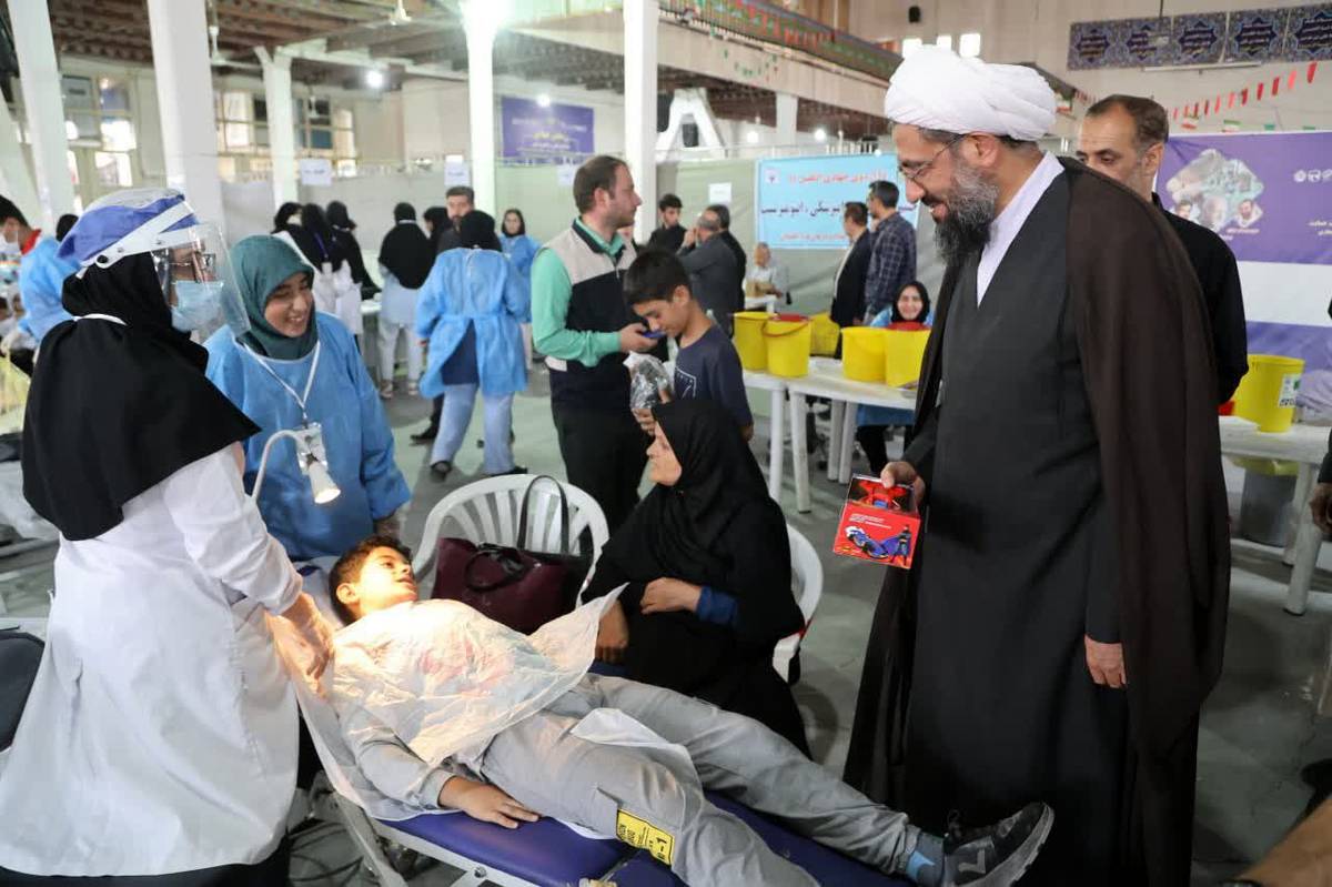 نماینده ولیفقیه در استان از رزمایش جهادی سلامت در همدان بازدید کرد