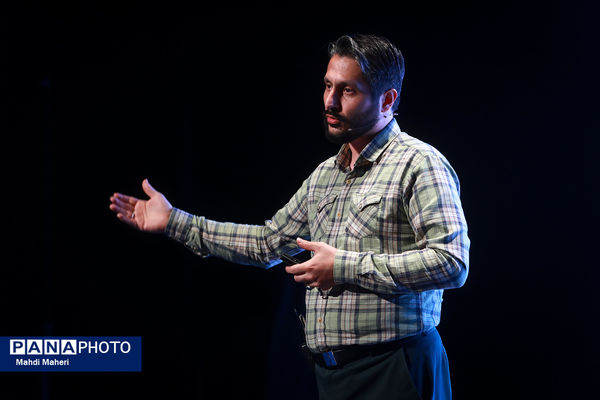 آیین رونمایی از «کتاب نوجوان ایرانی» 