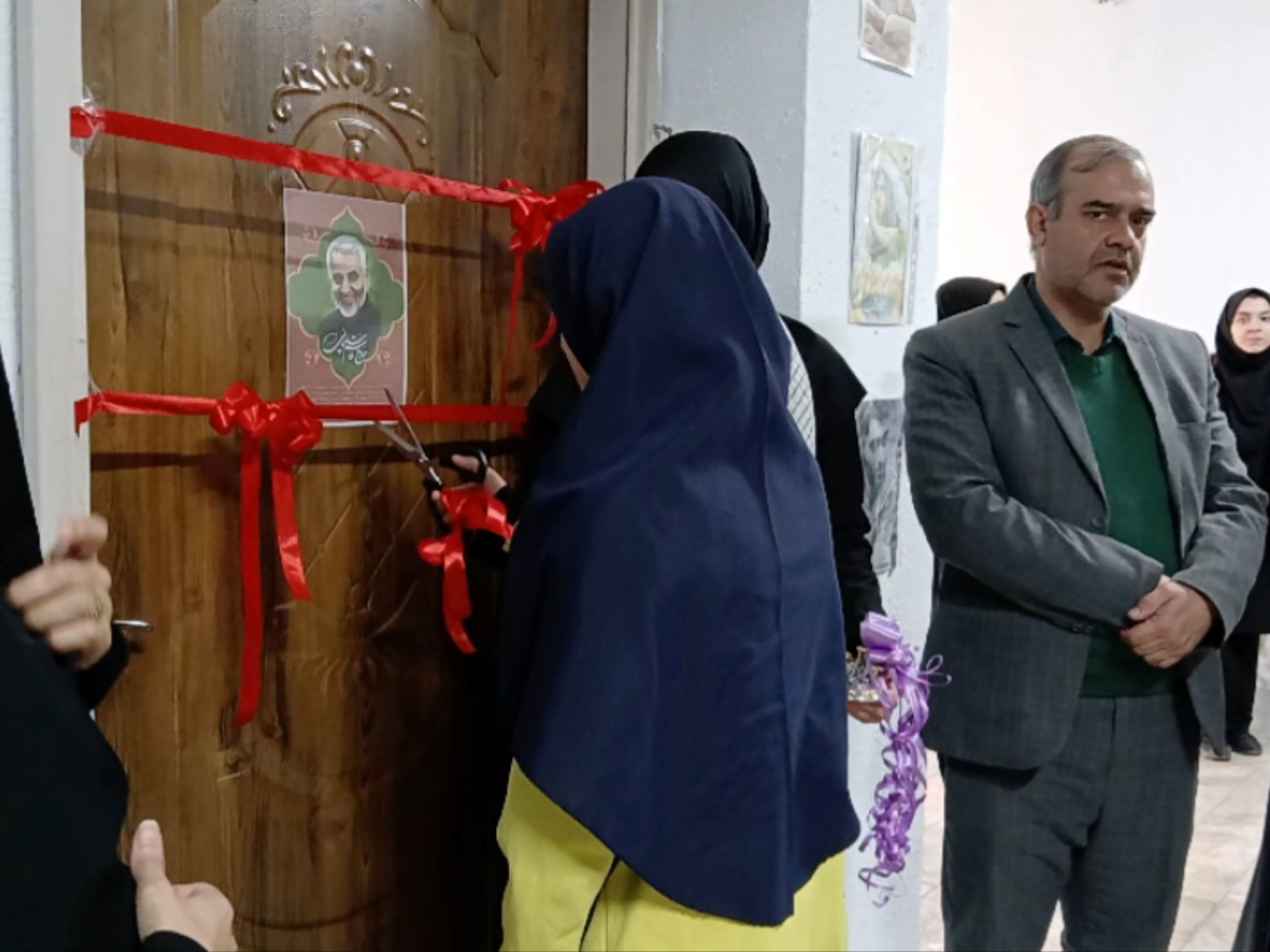 افتتاحیه سالن مطالعه شهید سردار سلیمانی در دبیرستان آزرم ناحیه یک مشهد