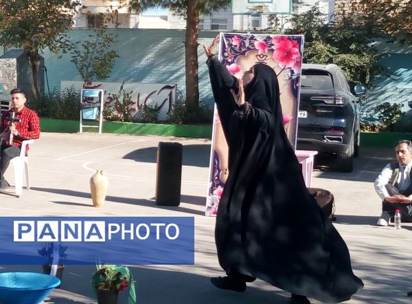 تئاتر خیابانی ارتفاعات الله اکبر در دبیرستان فاطمیه