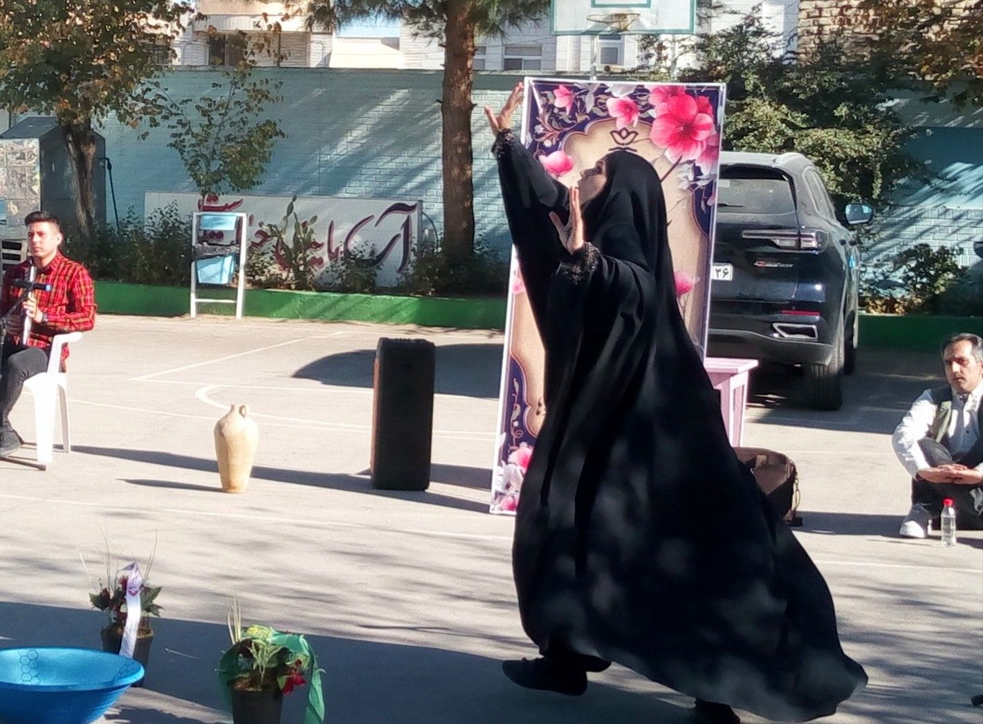 تئاتر خیابانی ارتفاعات الله اکبر در دبیرستان فاطمیه