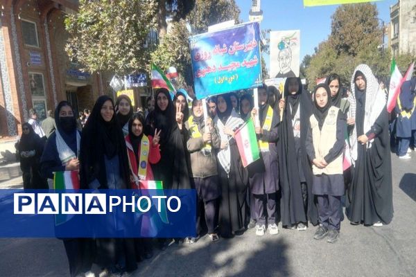 راهپیمایی یوم‌الله ۱۳ابان ماه در شهرستان نیشابور 