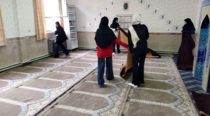 روایتی از محفل همدلی و معنویت در نمازخانه مدرسه با عطر مهر 