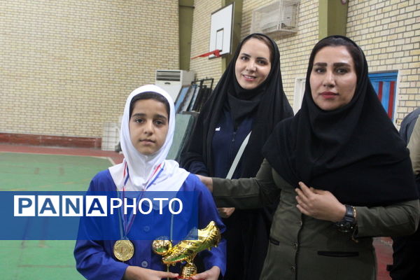 تیم فوتسال دانش‌آموزان دختر شهرستان دشتی قهرمان استان بوشهر