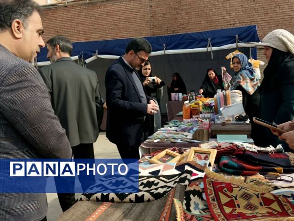 برگزاری اختتامیه جشنواره و نمایشگاه یلدایی کانون فرهنگی‌تربیتی روح‌الله در منطقه ۵