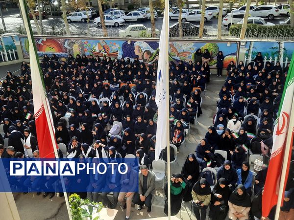 مراسم باشکوه زنگ ایثار و مقاومت در دبیرستان مصلی نژاد حضرت ام البنین