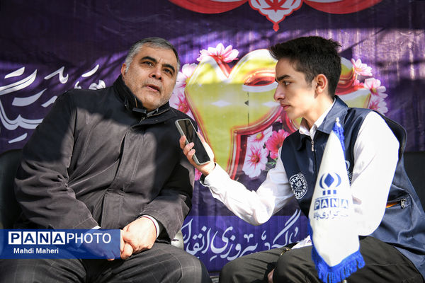 حضور وزیر آموزش و پرورش در راهپیمایی 22 بهمن 1403
