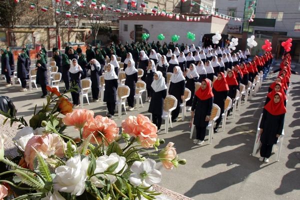 جشن حضور تا ظهور در هنرستان فرزانگان بهارستان ۲