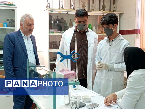 ۳۰ تیم دانشآموزی در مرحله استانی بیست و سومین دوره از مسابقات آزمایشگاهی به رقابت پرداختند