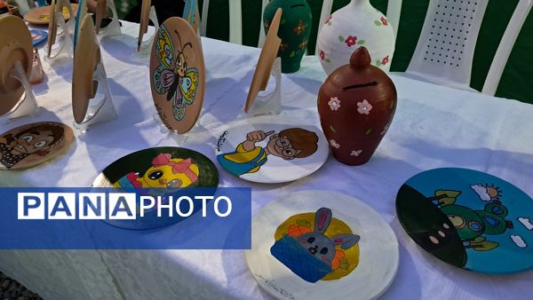 برپایی غرفه‌ای به عشق فاطمه(س)  