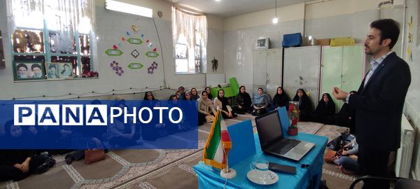 برگزاری کارگاه آموزش مشاوره خانواده در مدرسه شهید خاقانی شهرستان شیروان