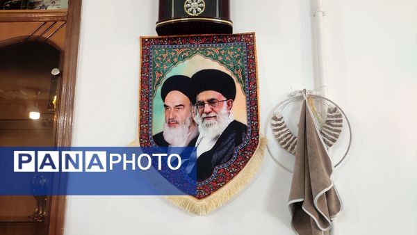 دیدار دانش‌آموزان  دبیرستان۲۲ بهمن با همسر شهید جانباز شیمیایی  شهرضا 