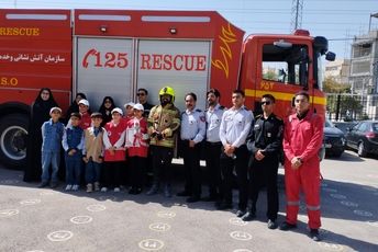 مراسم بزرگداشت روز آتش‌نشان در دبستان مصلی‌نژاد امام حسن(ع)