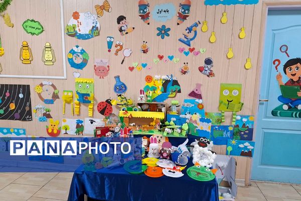 بازدید کارشناس پژوهش ناحیه دو شهرری از نمایشگاه پژوهش دبستان قلنبر