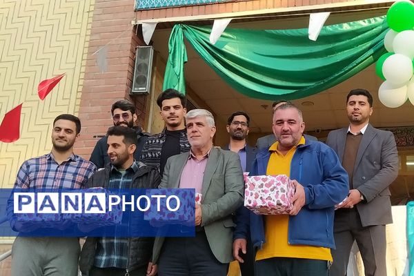 طنین مهر علوی در مدارس پیشوا؛ گرامیداشت میلاد مولود کعبه و روز پدر