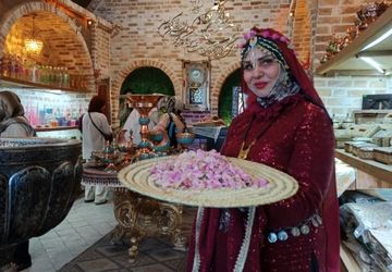 برگزاری پنجمین جشواره گل و گلاب در محلات