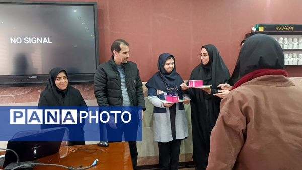 مراسم تجلیل از پژوهشگران برتر با موضوع دنیای بدون دخانیات در شهرستان رباط‌کریم
