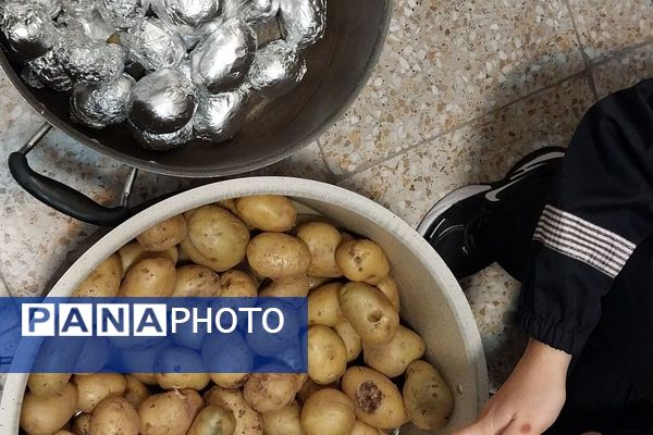 برنامه های شاد و متنوع به مناسبت شب یلدا در مدرسه منتصرین شاهد