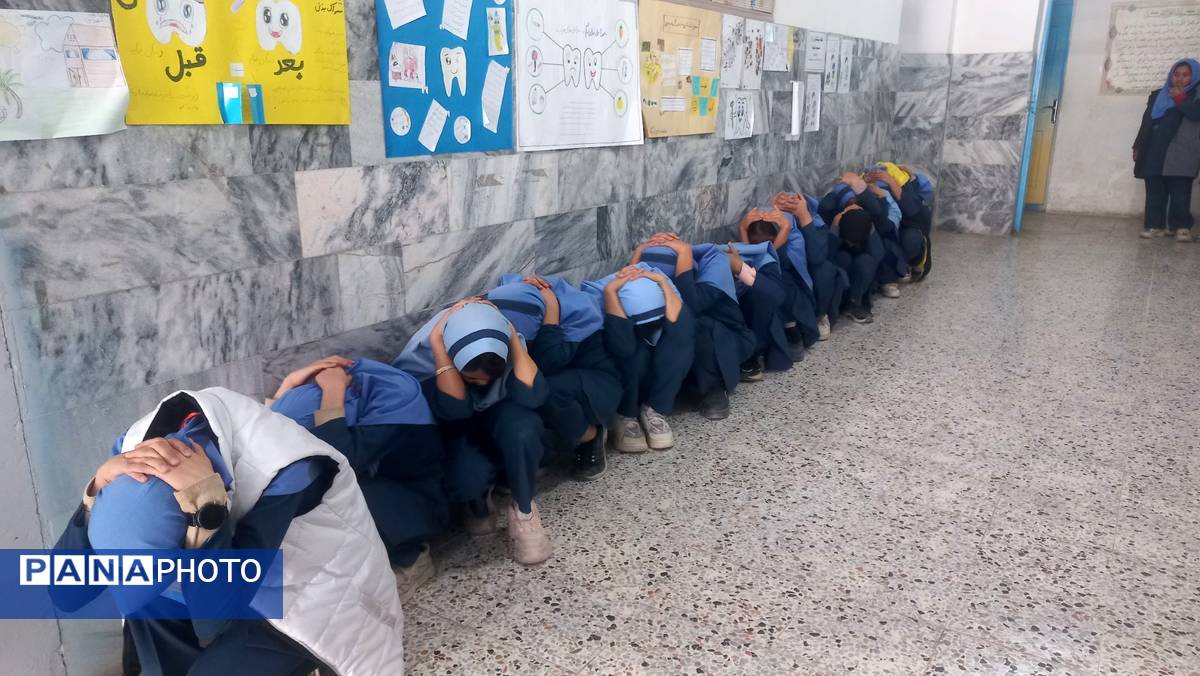 بیست و هفتمین مانور سراسری زلزله در مدرسه فرهنگ خلیل آباد 