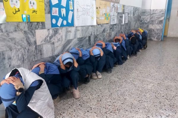 بیست و هفتمین مانور سراسری زلزله در مدرسه فرهنگ خلیل آباد 